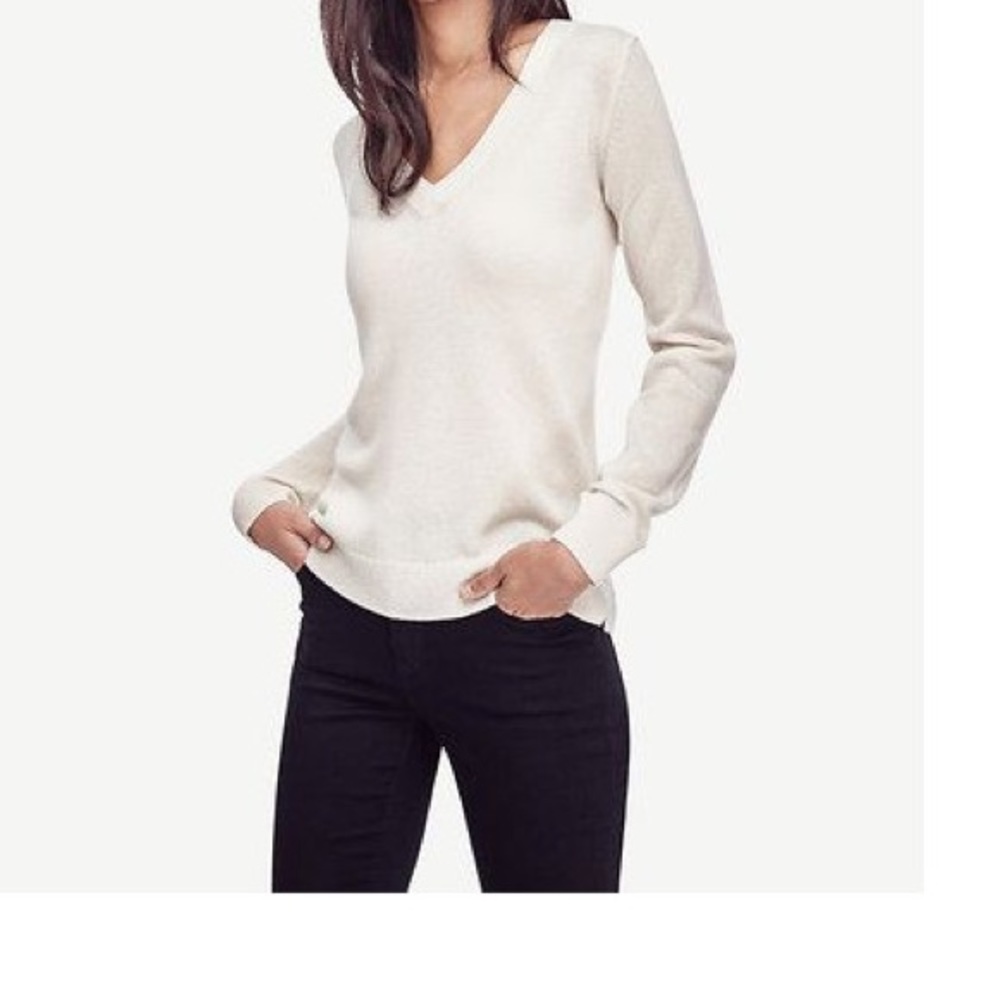 Ann Taylor off white v neck cashmere sweater, small, NWT